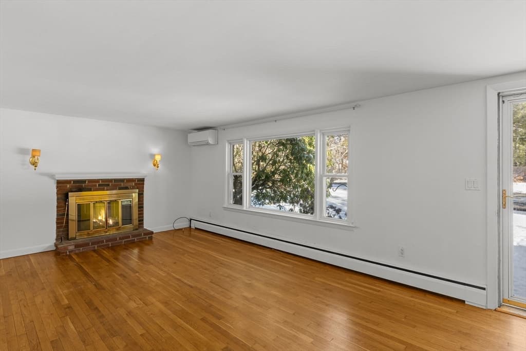Single Family Residence at 351 Swift Ave, Barnstable MA 02655, photo 6 of 24