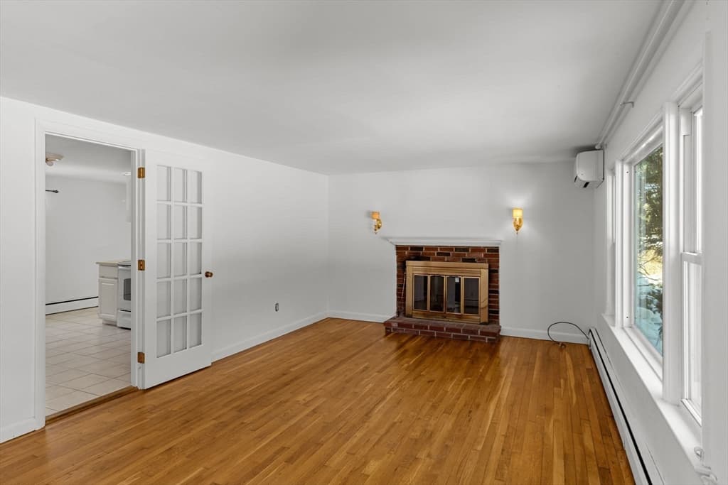 Single Family Residence at 351 Swift Ave, Barnstable MA 02655, photo 5 of 24