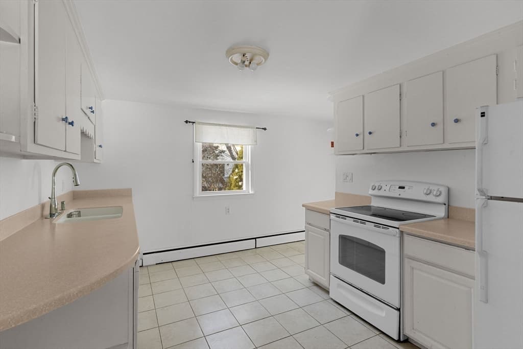 Single Family Residence at 351 Swift Ave, Barnstable MA 02655, photo 9 of 24