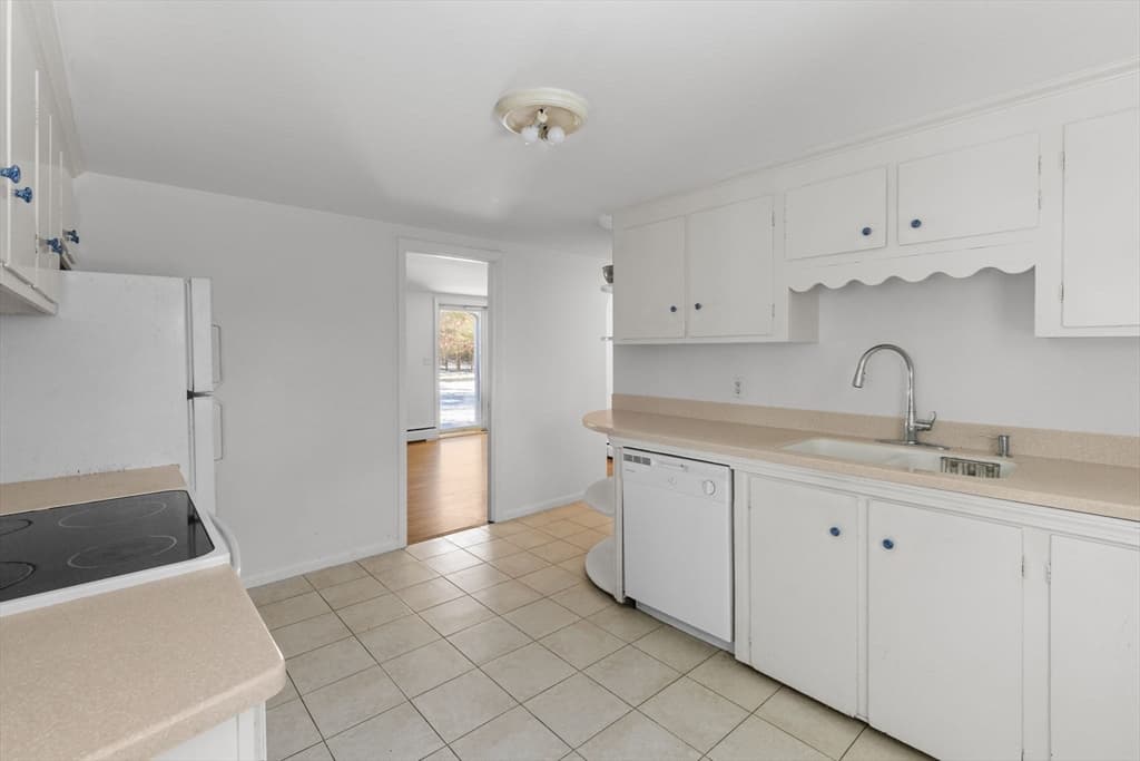 Single Family Residence at 351 Swift Ave, Barnstable MA 02655, photo 10 of 24