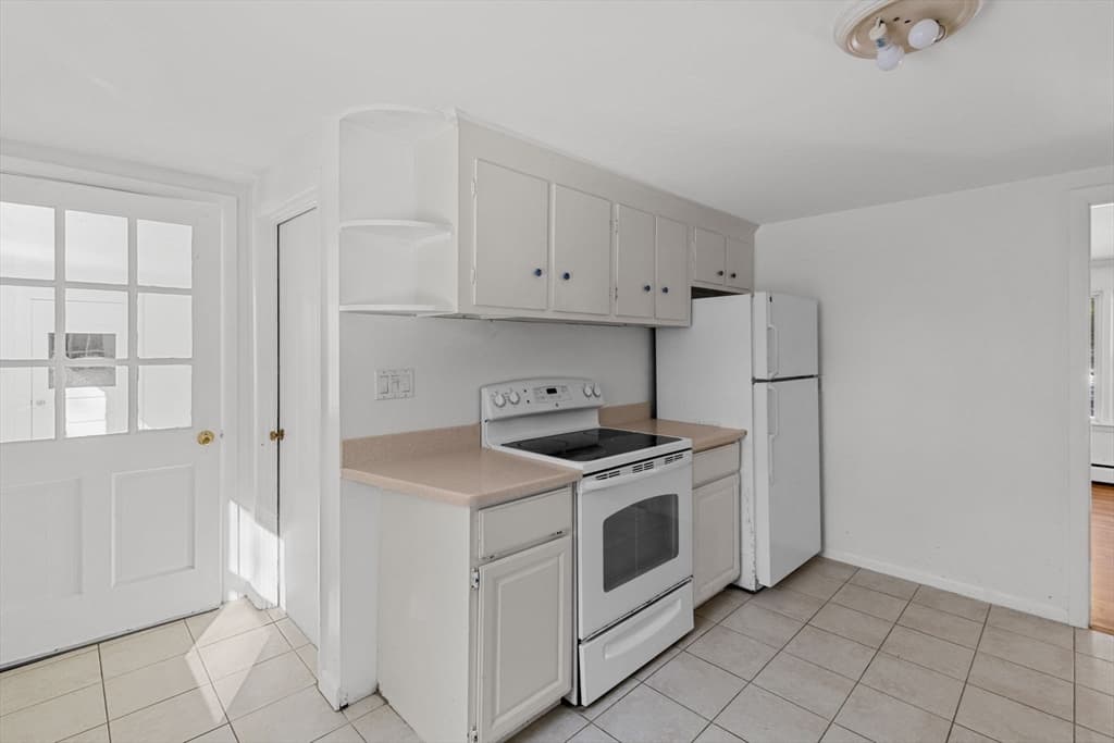 Single Family Residence at 351 Swift Ave, Barnstable MA 02655, photo 11 of 24