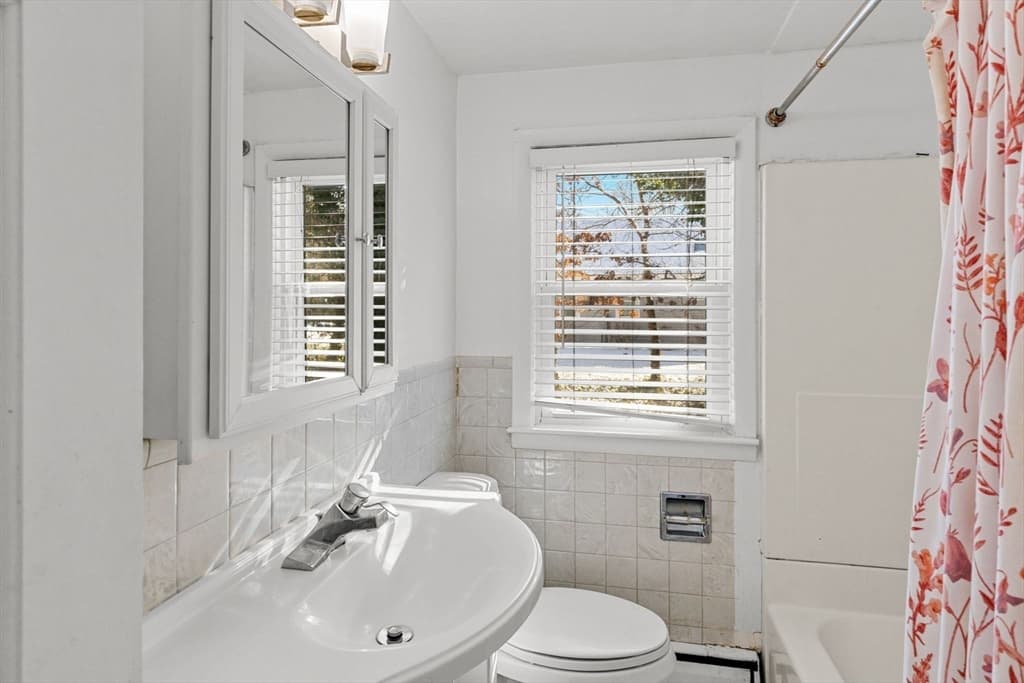 Single Family Residence at 351 Swift Ave, Barnstable MA 02655, photo 19 of 24