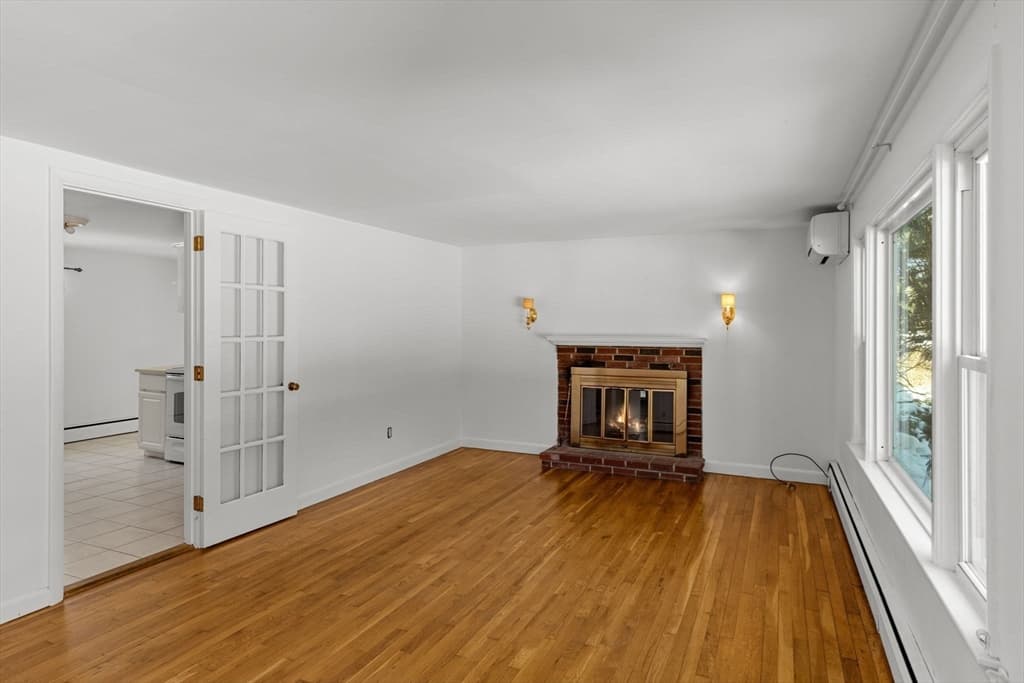 Single Family Residence at 351 Swift Ave, Barnstable MA 02655, photo 4 of 24