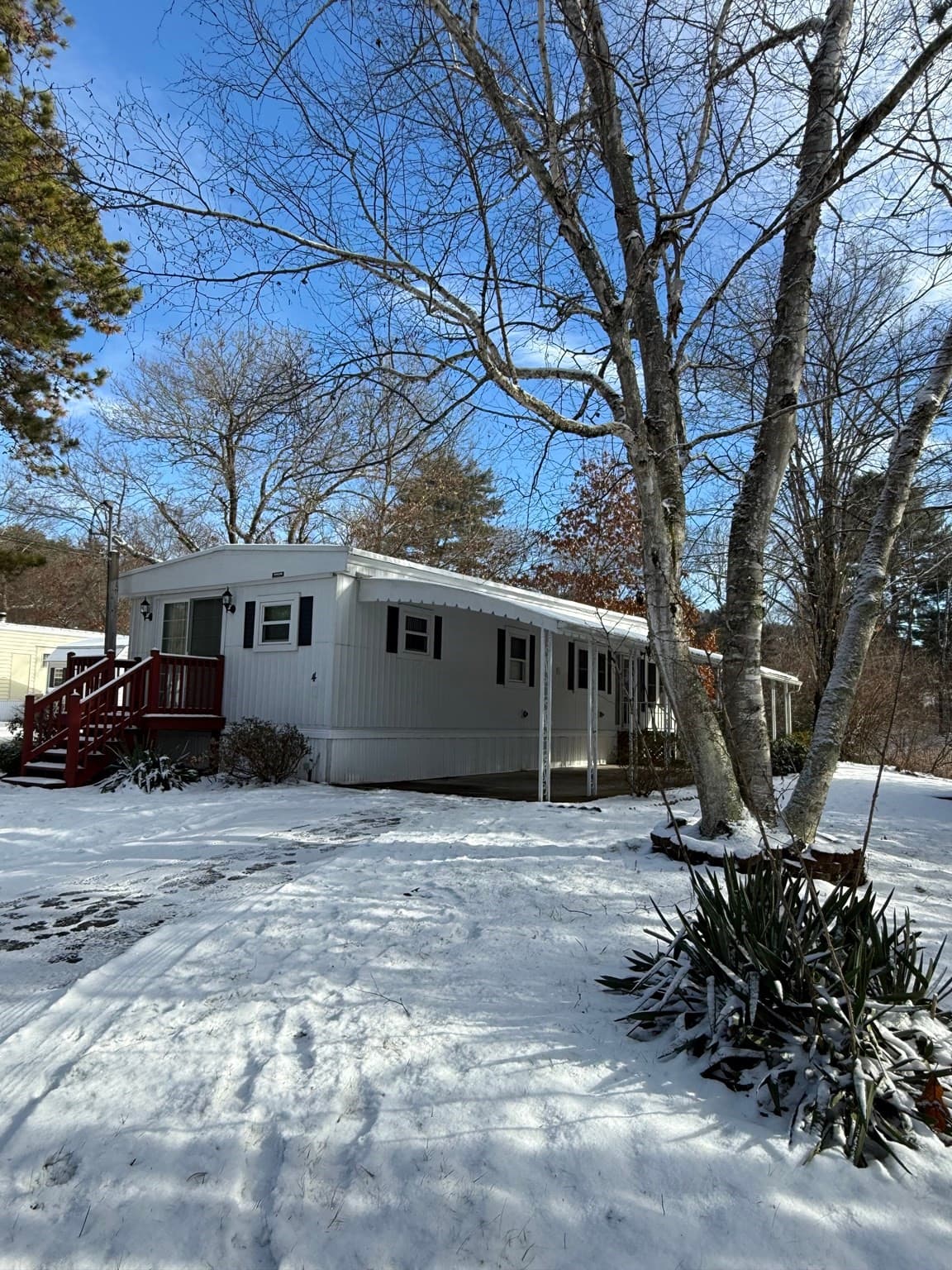 Mobile Home at 4 Center Street, Brimfield MA 01010, photo 2 of 16