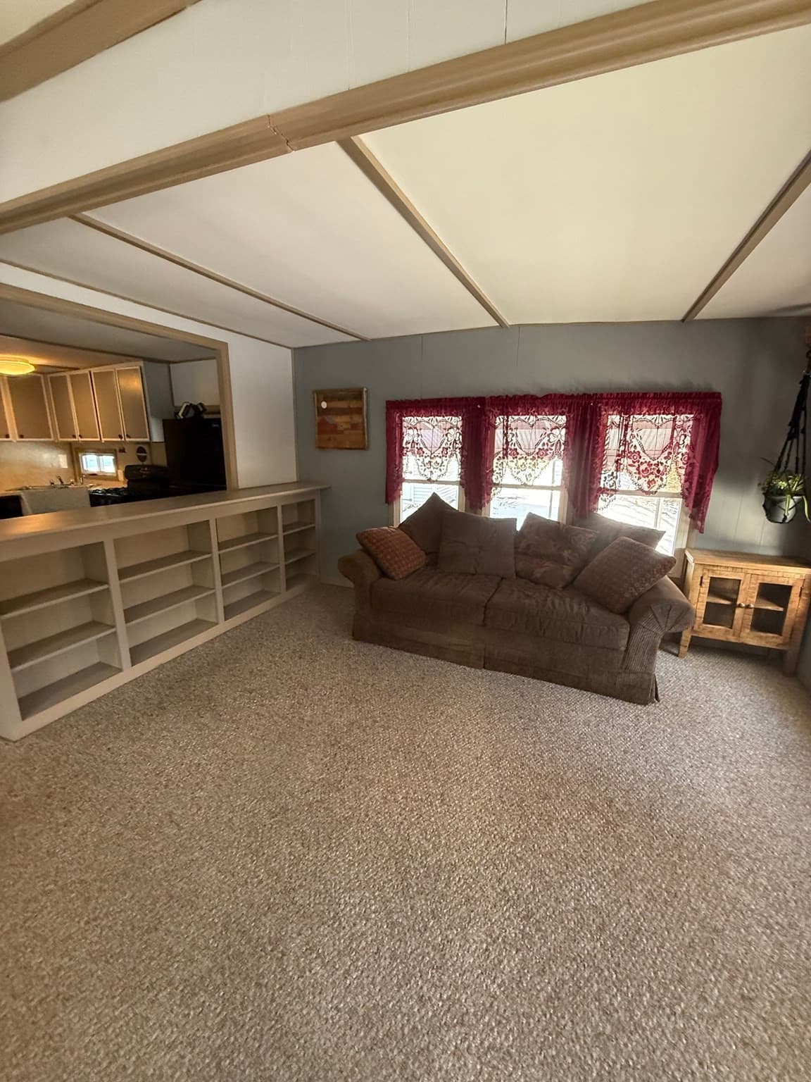 Mobile Home at 4 Center Street, Brimfield MA 01010, photo 7 of 16