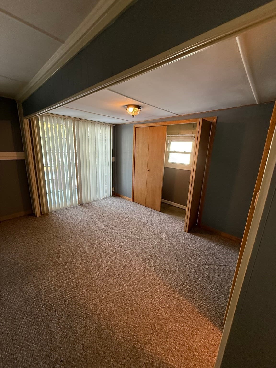 Mobile Home at 4 Center Street, Brimfield MA 01010, photo 5 of 16