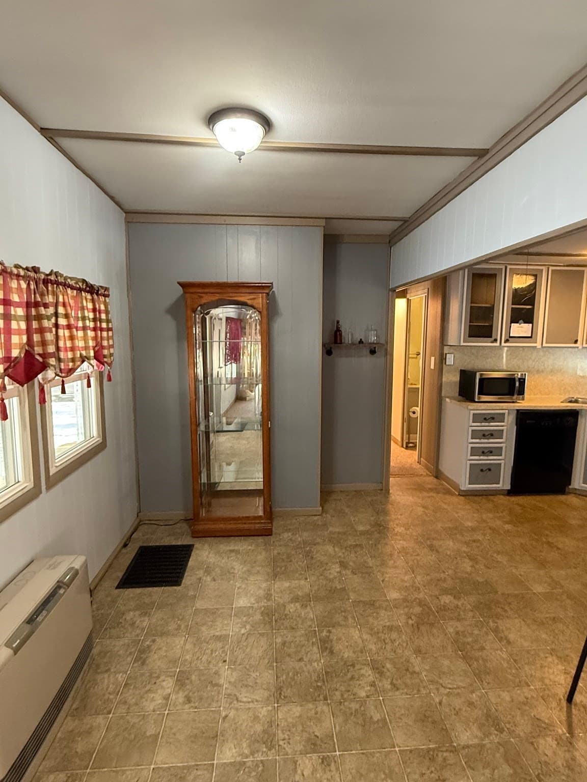 Mobile Home at 4 Center Street, Brimfield MA 01010, photo 9 of 16
