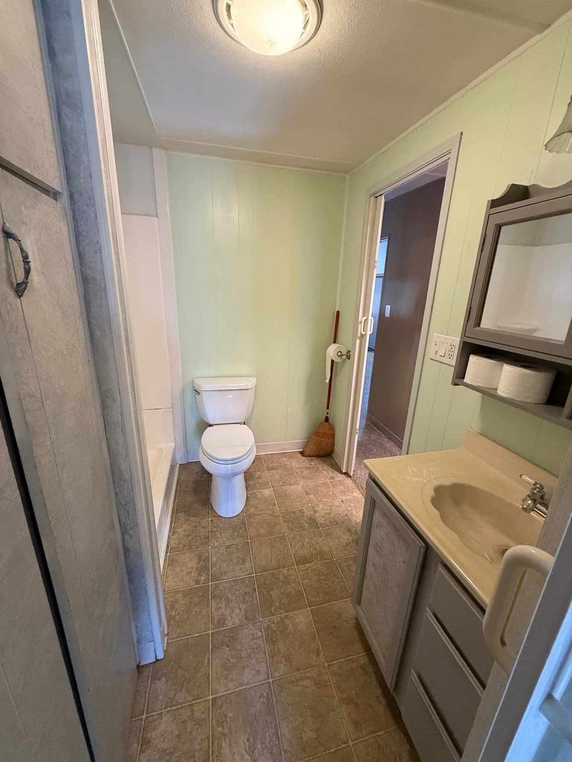 Mobile Home at 4 Center Street, Brimfield MA 01010, photo 11 of 16