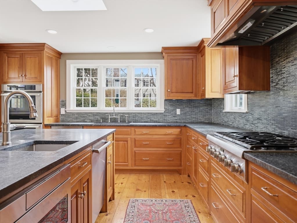 Single Family Residence at 49 Salem St, Andover MA 01810, photo 10 of 39