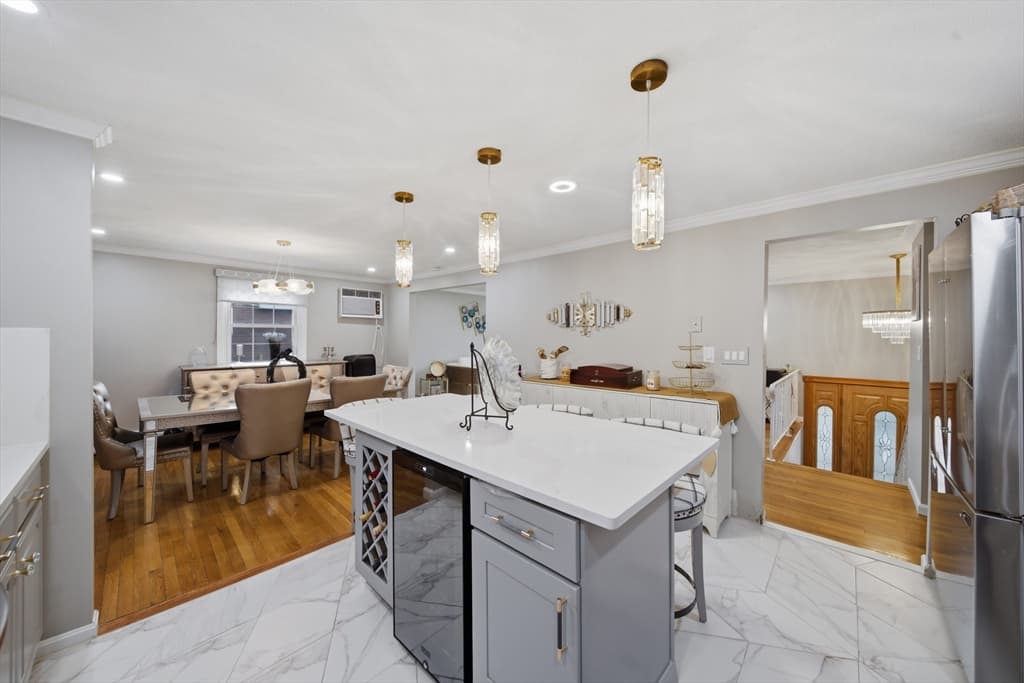 Single Family Residence at 24 Juniper Dr, Saugus MA 01906, photo 6 of 19