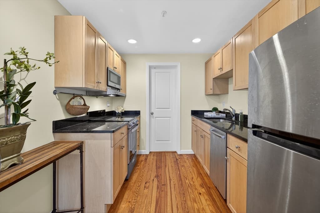 Condominium at 241 Hurley St # 1, Cambridge MA 02141, Cambridge, photo 5 of 15