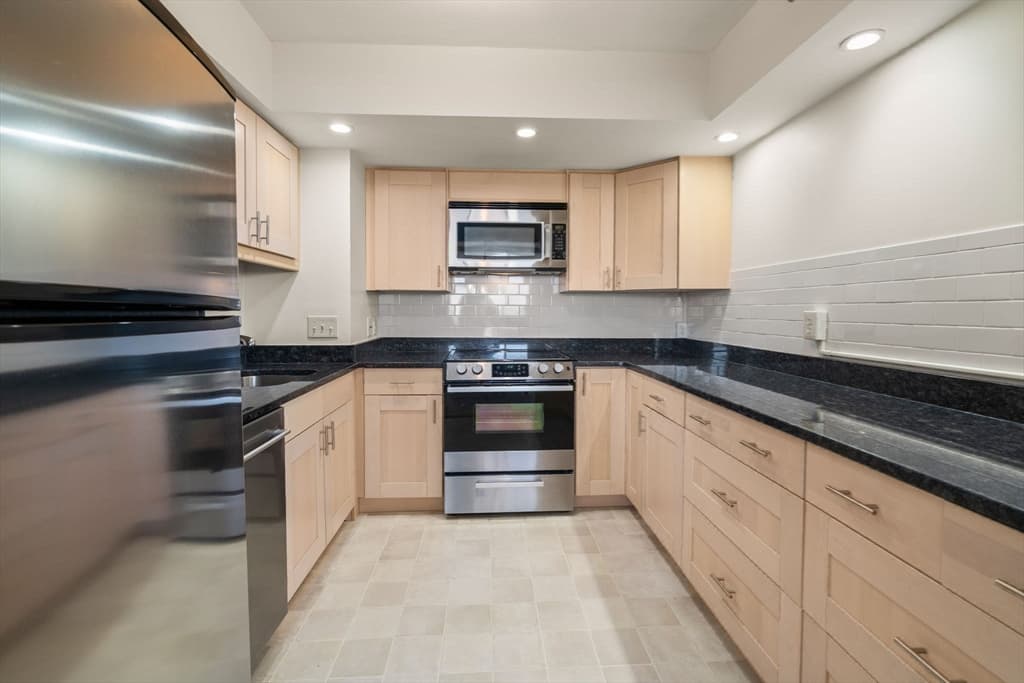 Condominium at 250 Hammond Pond Parkway # 1111S, Newton MA 02467, Newton, photo 7 of 28