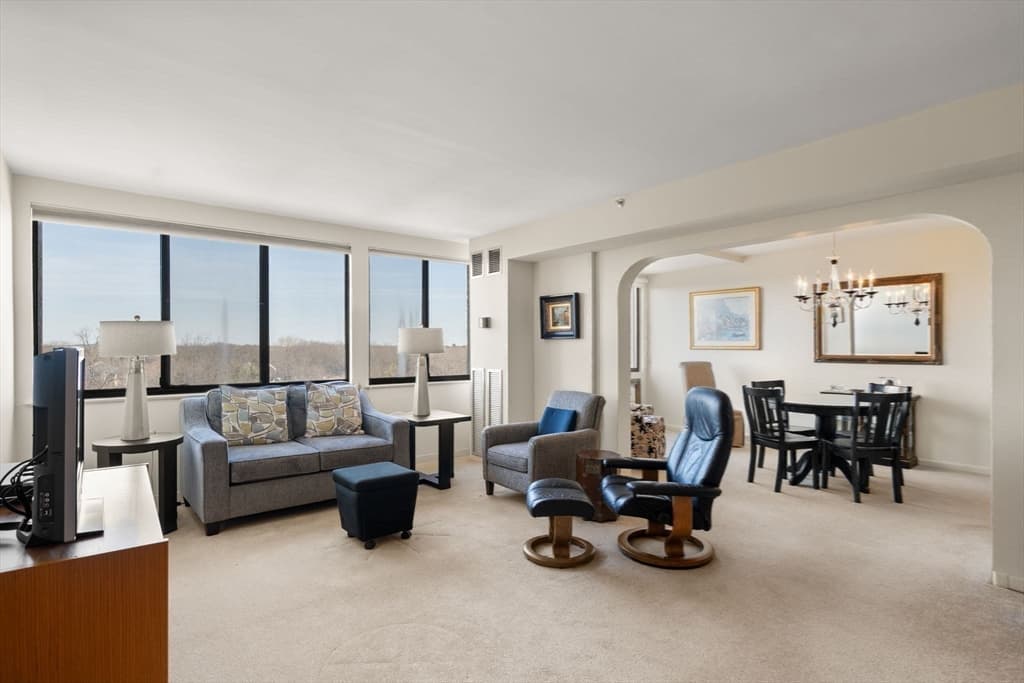 250 Hammond Pond Parkway # 1111S, Newton MA 02467