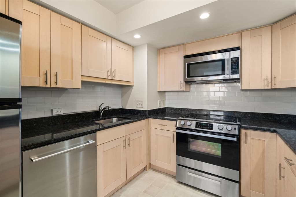 Condominium at 250 Hammond Pond Parkway # 1111S, Newton MA 02467, Newton, photo 8 of 28