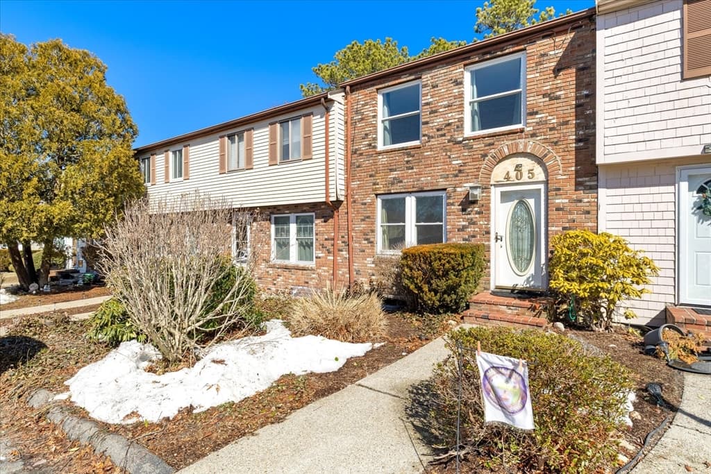 405 Village Dr # 405, Bourne MA 02532 photo 2