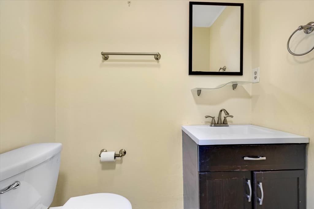 405 Village Dr # 405, Bourne MA 02532 photo 16
