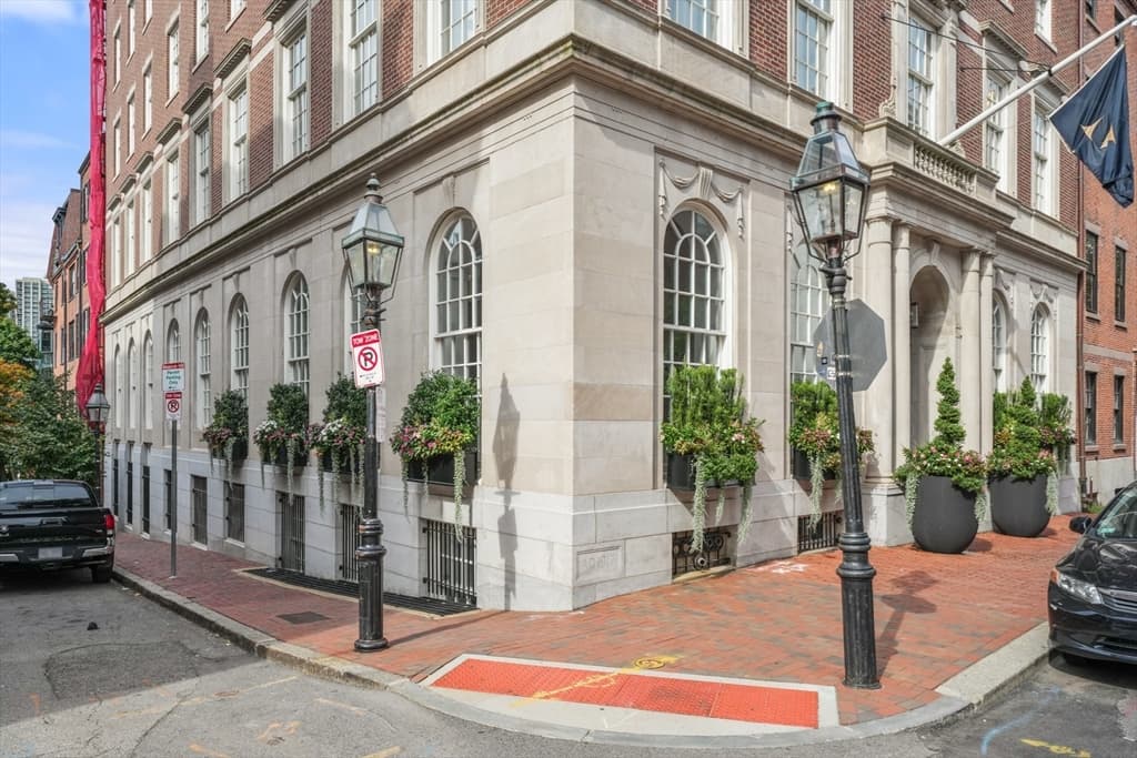 Condominium at 41 Mt Vernon Street # V, Boston MA 02108, photo 23 of 23