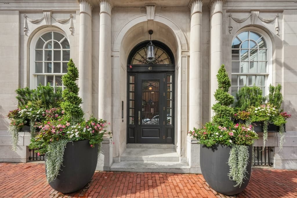 Condominium at 41 Mt Vernon Street # V, Boston MA 02108, photo 22 of 23