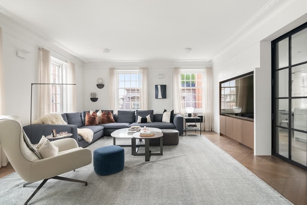 Condominium at 41 Mt Vernon Street # V, Boston MA 02108, photo 3 of 23