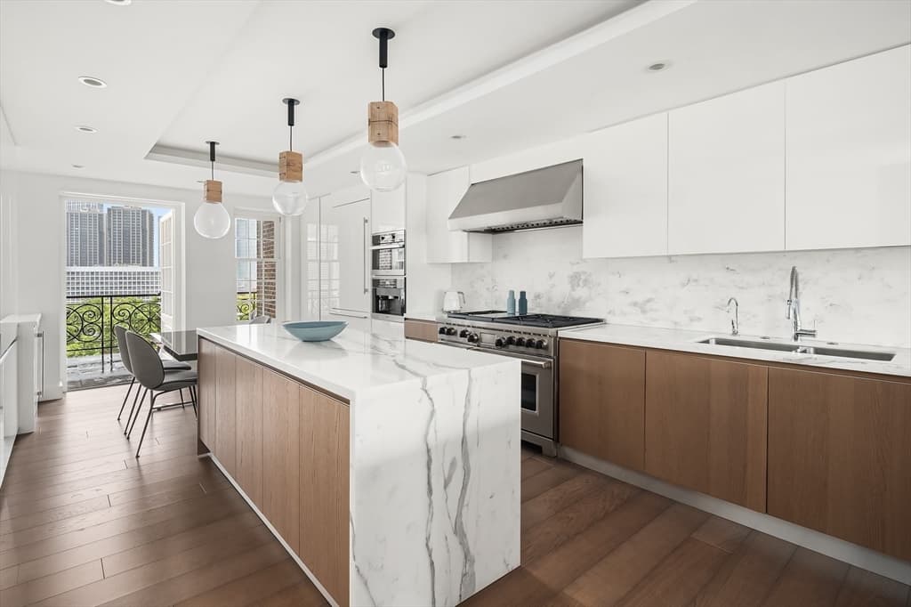Condominium at 41 Mt Vernon Street # V, Boston MA 02108, photo 9 of 23