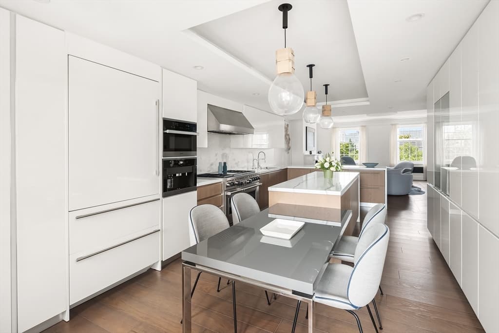 Condominium at 41 Mt Vernon Street # V, Boston MA 02108, photo 8 of 23