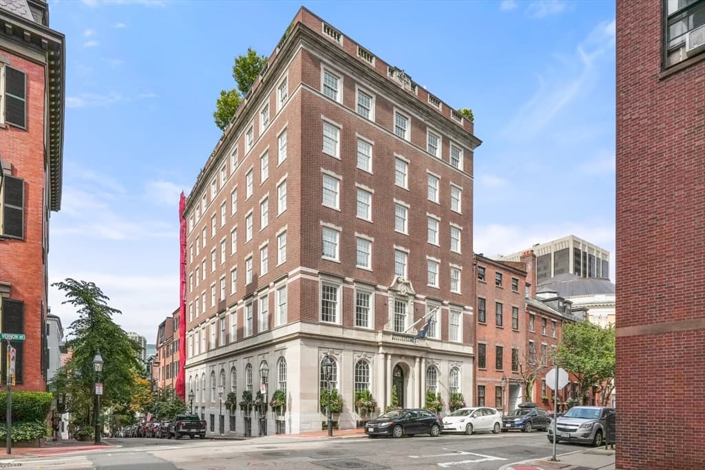 Condominium at 41 Mt Vernon Street # V, Boston MA 02108, photo 21 of 23