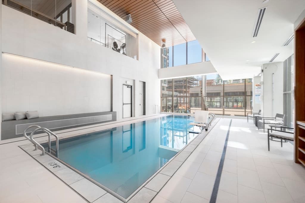 Condominium at 135 Seaport Blvd # 1607, Boston MA 02210, photo 14 of 17