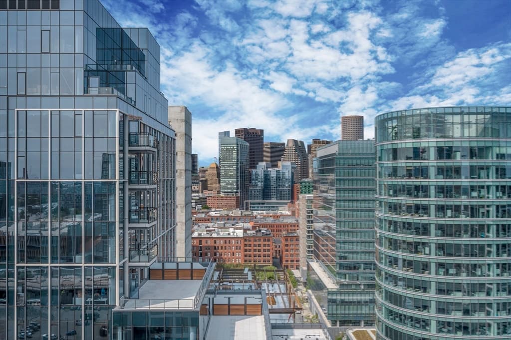 Condominium at 135 Seaport Blvd # 1607, Boston MA 02210, photo 8 of 17