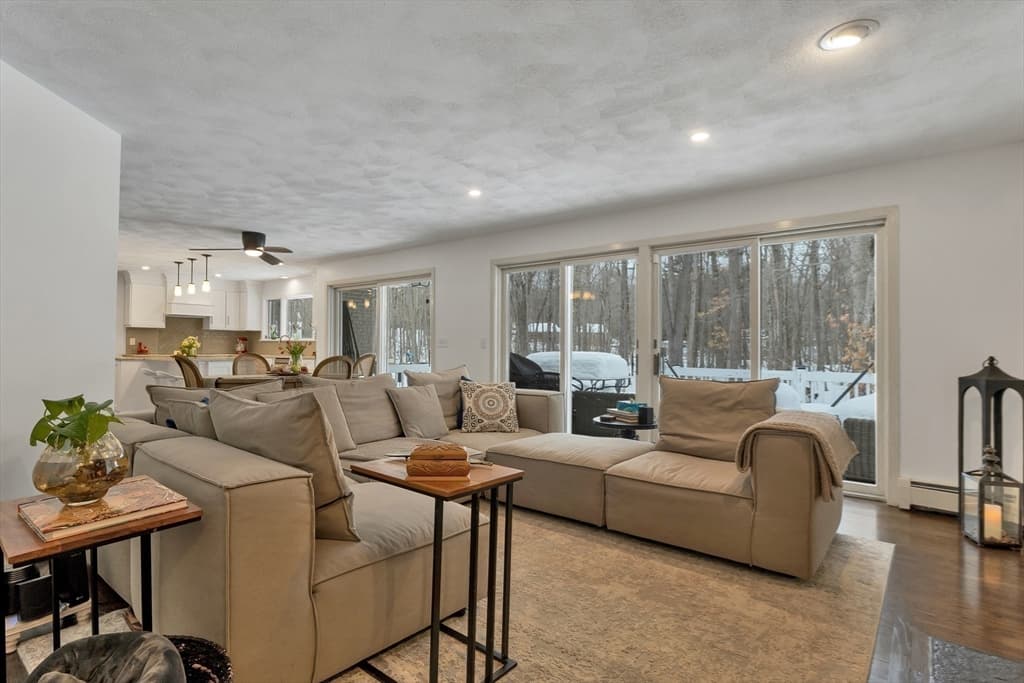 Single Family Residence at 16 Fox Run Lane, Salem NH 03079, Salem, photo 17 of 42