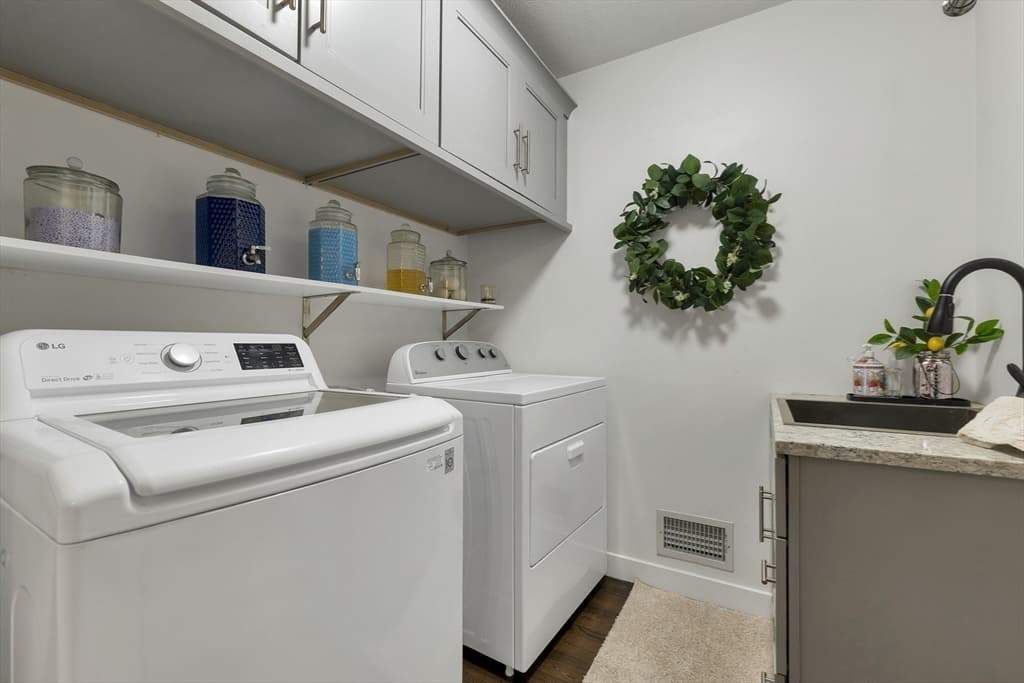 Single Family Residence at 16 Fox Run Lane, Salem NH 03079, Salem, photo 20 of 42