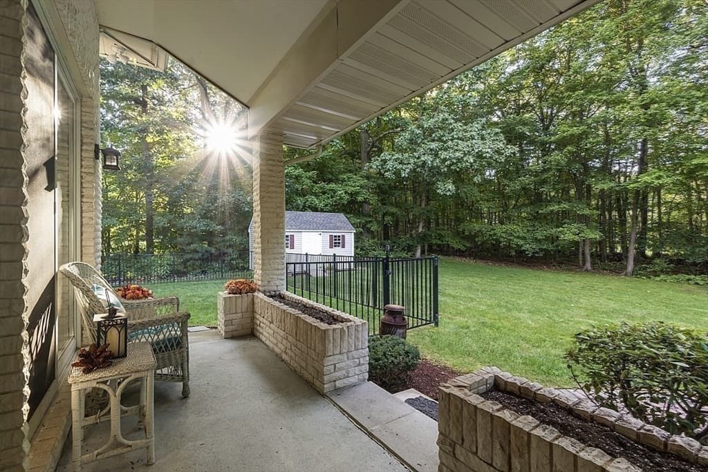 Single Family Residence at 16 Fox Run Lane, Salem NH 03079, Salem, photo 11 of 42