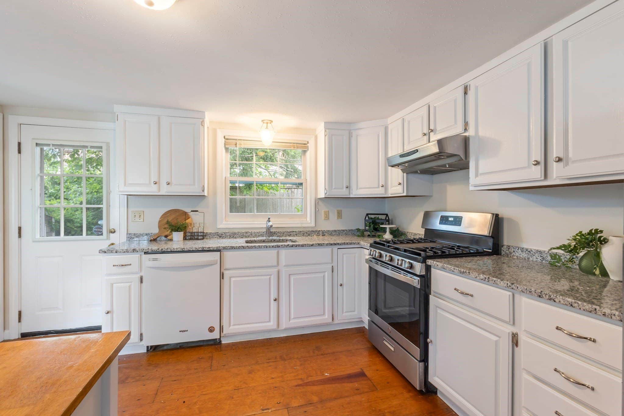 Multi Family at 191-193 South St, Hingham MA 02043, photo 2 of 42