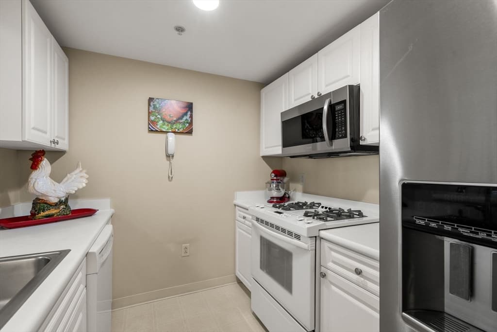 Condominium at 1 Nassau St # 1103, Boston MA 02111, photo 9 of 16