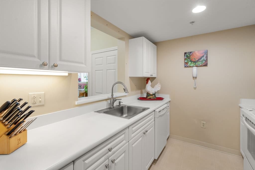 Condominium at 1 Nassau St # 1103, Boston MA 02111, photo 8 of 16