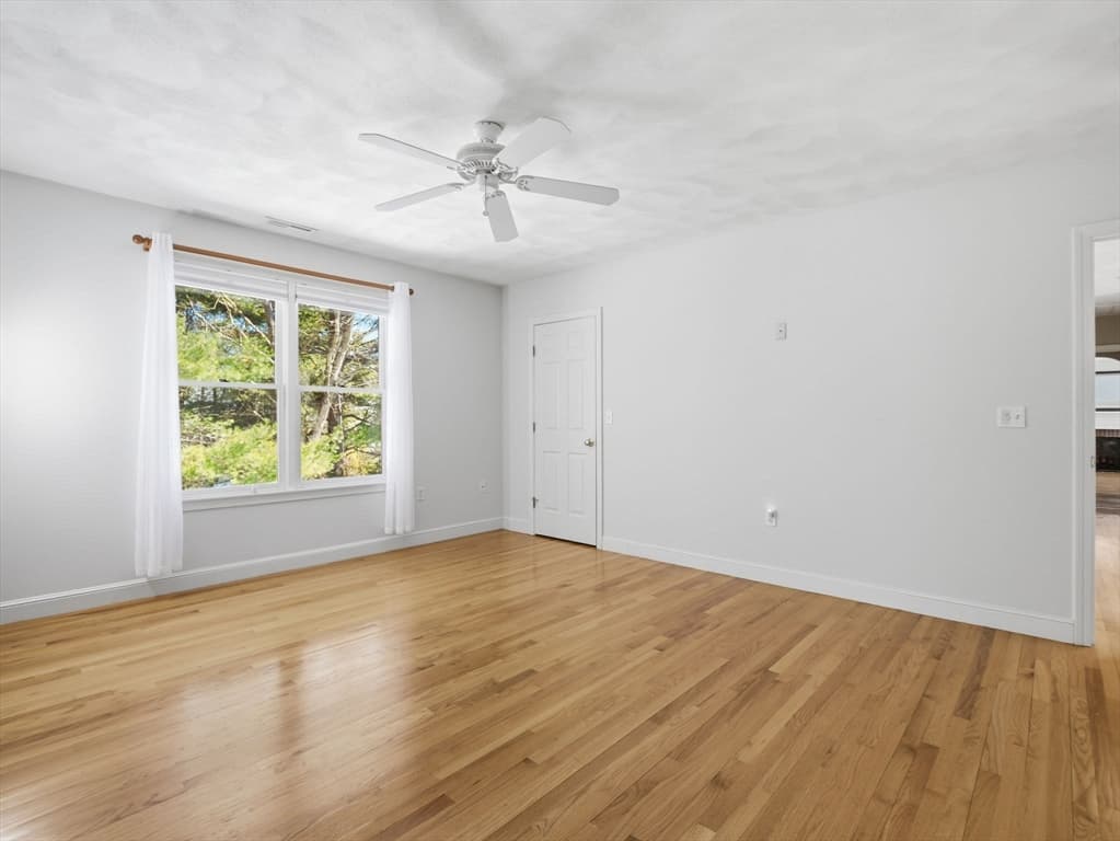 Single Family Residence at 2 Pipers Gln, Andover MA 01810, photo 36 of 42