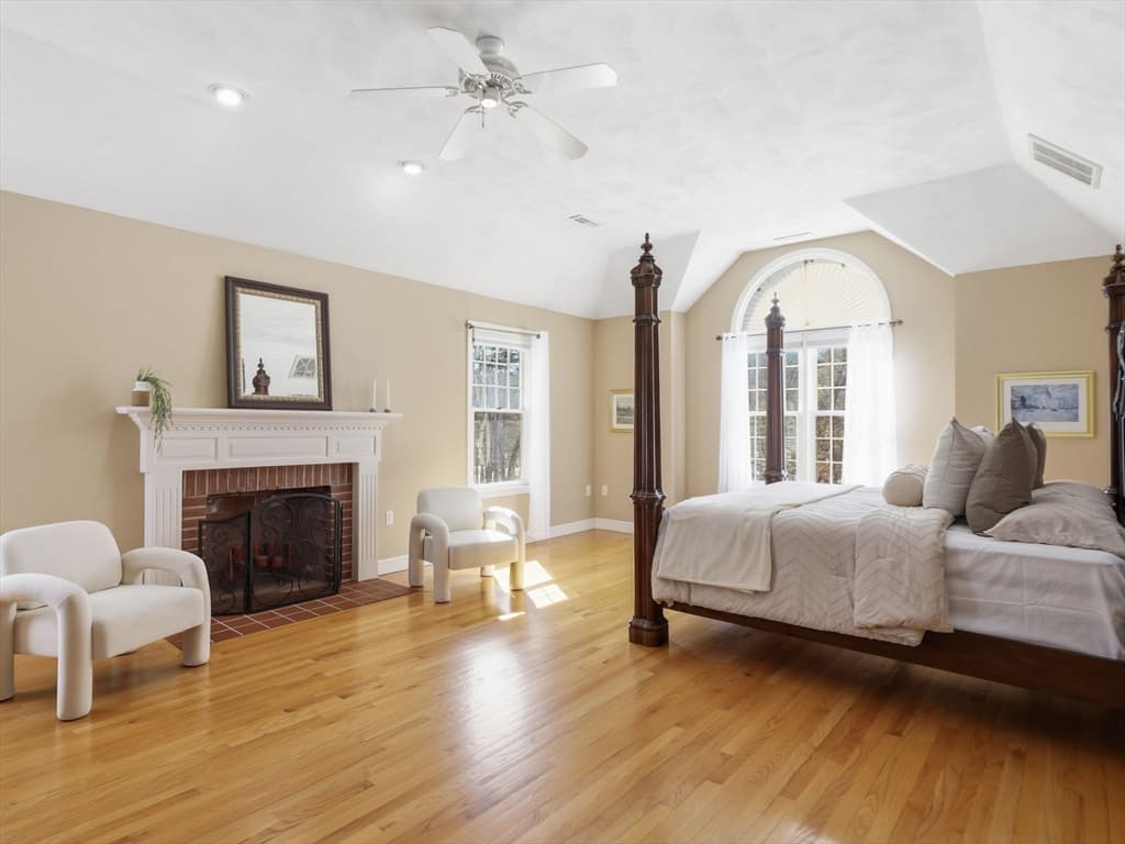 Single Family Residence at 2 Pipers Gln, Andover MA 01810, photo 28 of 42