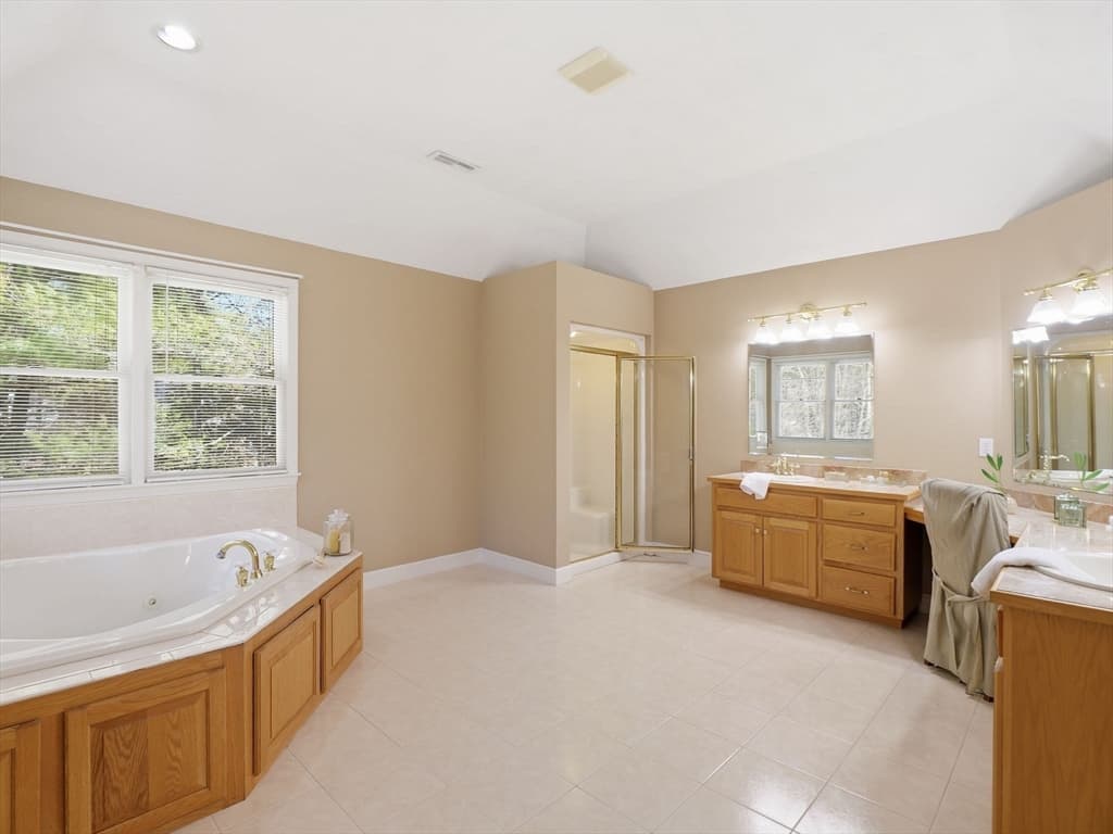 Single Family Residence at 2 Pipers Gln, Andover MA 01810, photo 30 of 42