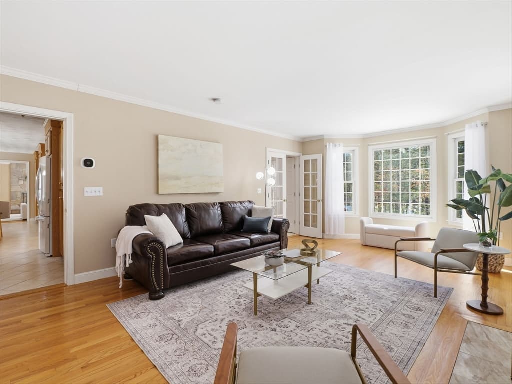 Single Family Residence at 2 Pipers Gln, Andover MA 01810, photo 19 of 42