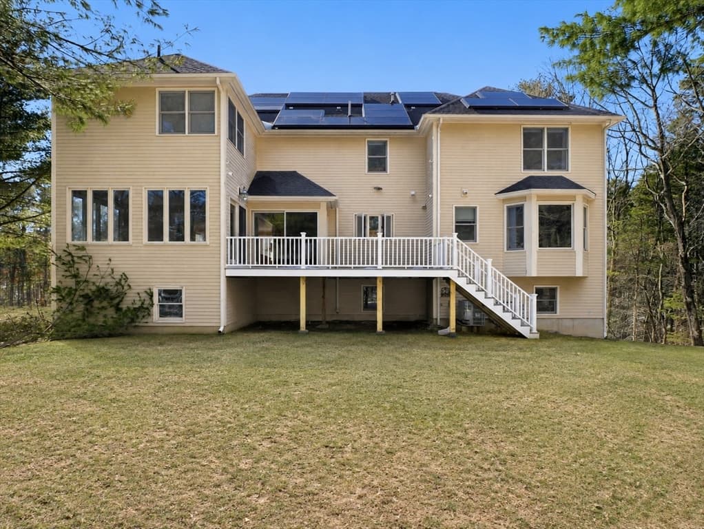 Single Family Residence at 2 Pipers Gln, Andover MA 01810, photo 40 of 42