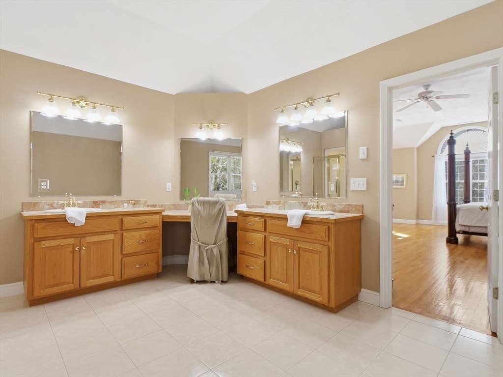 Single Family Residence at 2 Pipers Gln, Andover MA 01810, photo 31 of 42