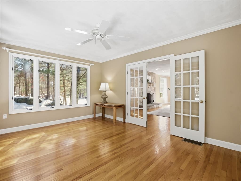 Single Family Residence at 2 Pipers Gln, Andover MA 01810, photo 21 of 42