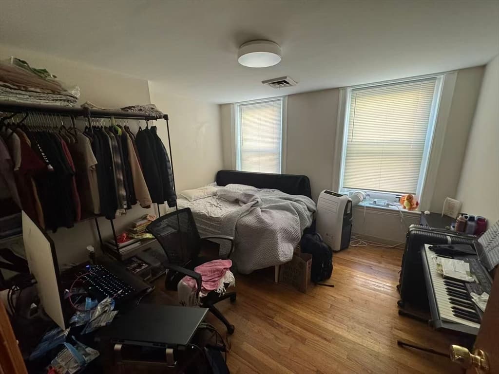 5+ Family - Rooming House at 65-65A Beach Street, Boston MA 02111, photo 9 of 13