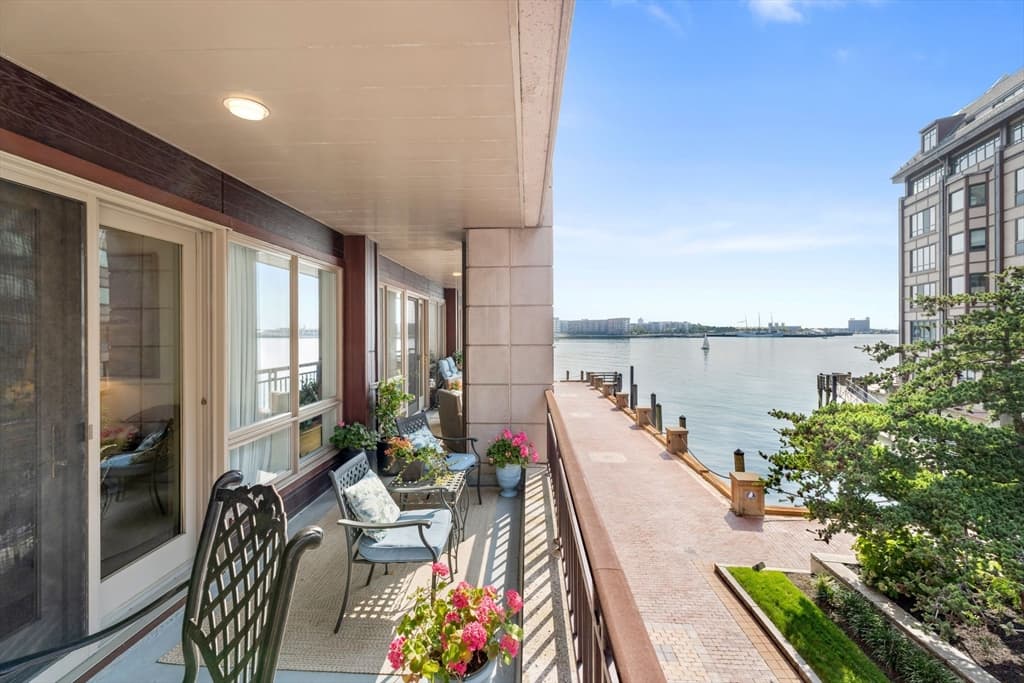 Condominium at 50 Battery St # 104, Boston MA 02109, photo 4 of 39
