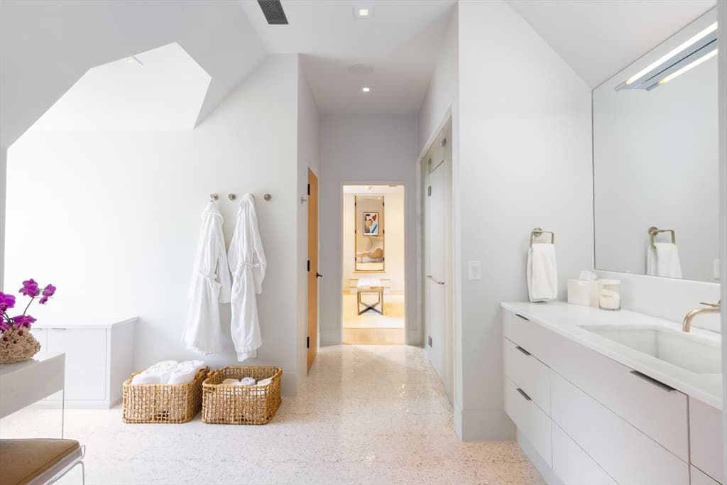 1 Chestnut Place, Brookline MA 02445 photo 12