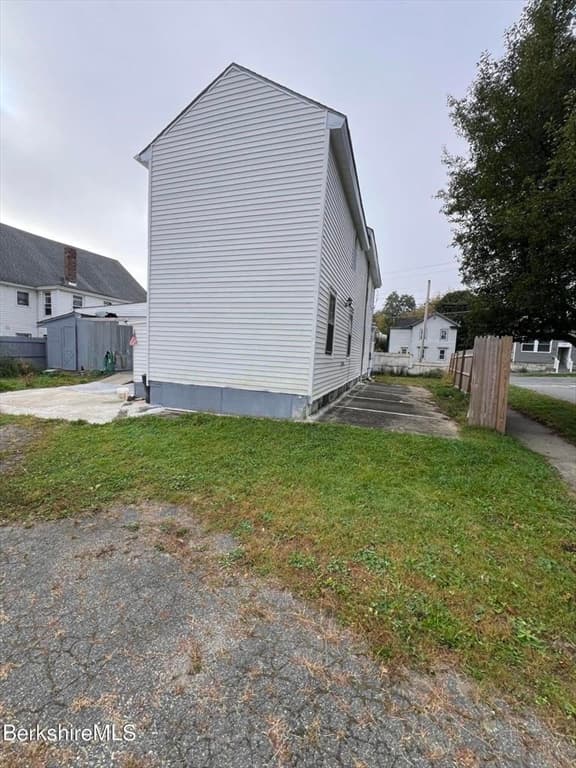 Single Family Residence at 334 Columbus Ave, Pittsfield MA 01201, Pittsfield, photo 2 of 42