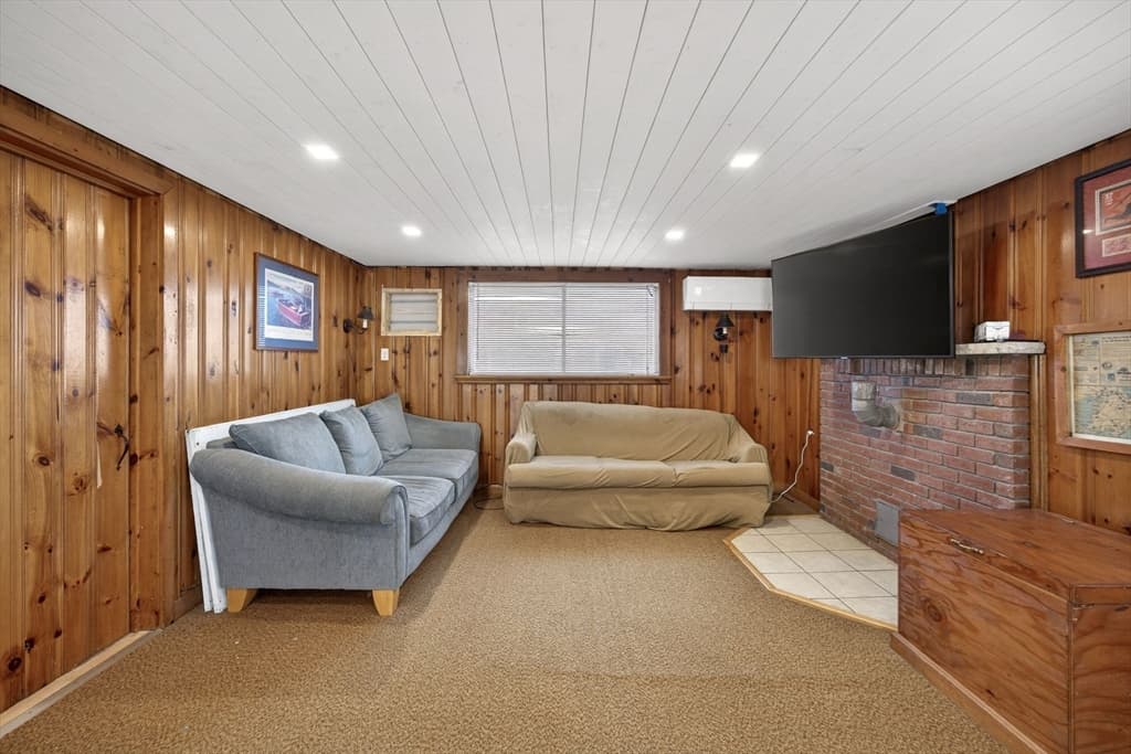 Single Family Residence at 4 Freeman Avenue, Sandwich MA 02563, photo 6 of 19