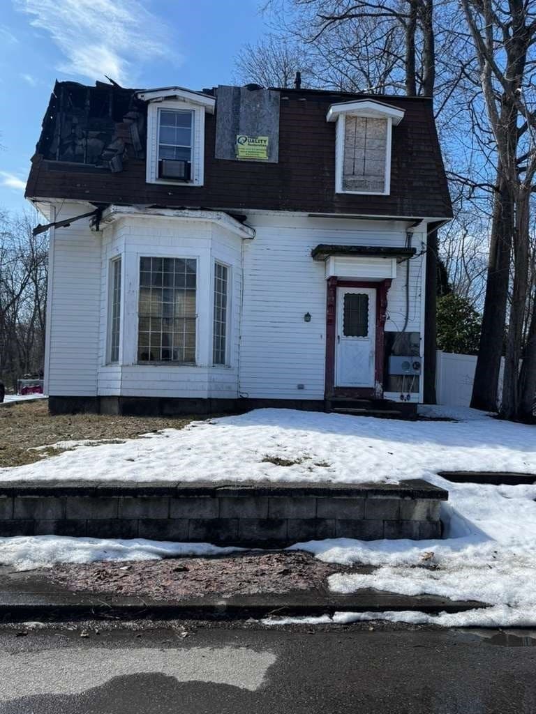21 Park St, Athol MA 01331