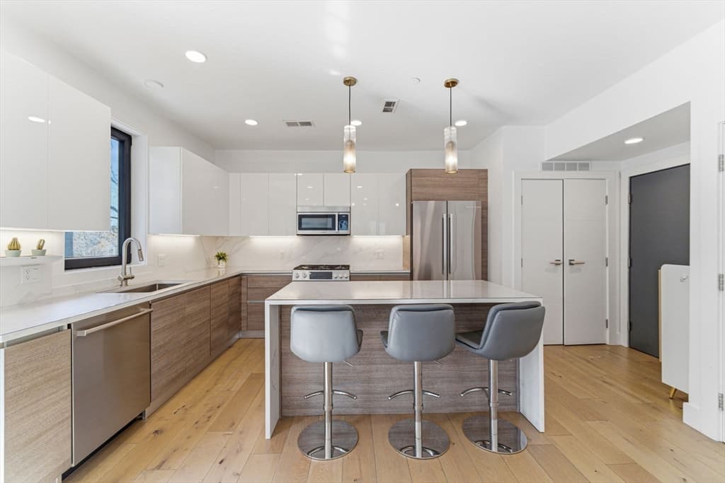Condominium at 30 Penniman Rd # 302, Boston MA 02134, photo 4 of 28