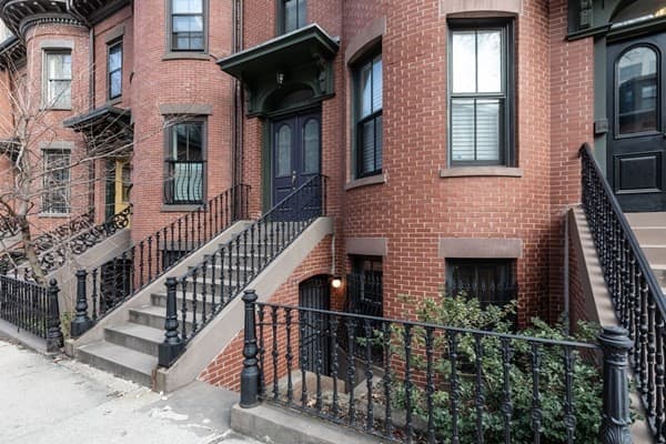 Condominium at 82 E Brookline St # 1, Boston MA 02118, photo 3 of 14