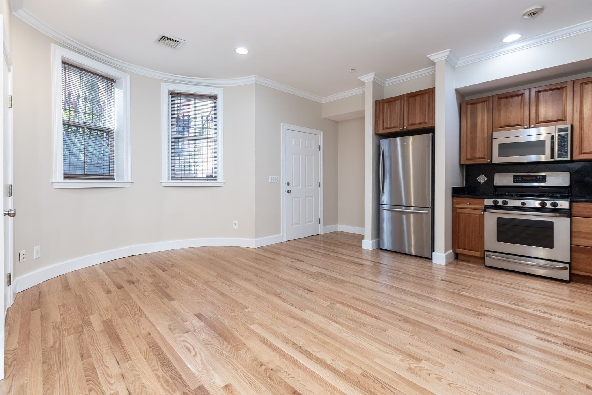 Condominium at 82 E Brookline St # 1, Boston MA 02118, photo 5 of 14